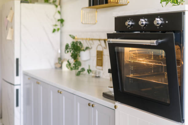 2020 : Newmatic Oven with 11 Cooking Functions